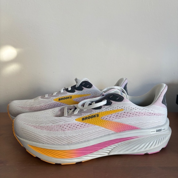Women’s Brooks Ghost 17 Size 10.5 Extra Wide - Picture 3 of 4